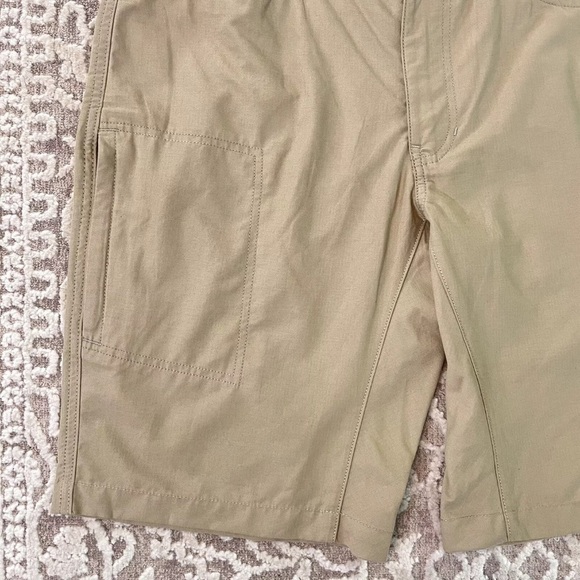 Eddie Bauer Men’s Travex 11” Shorts - Picture 3 of 11
